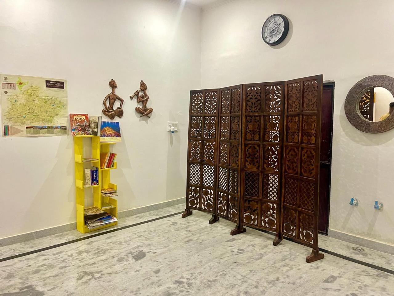 La Curcuma Luxury Homestay Khajurāho Extérieur photo