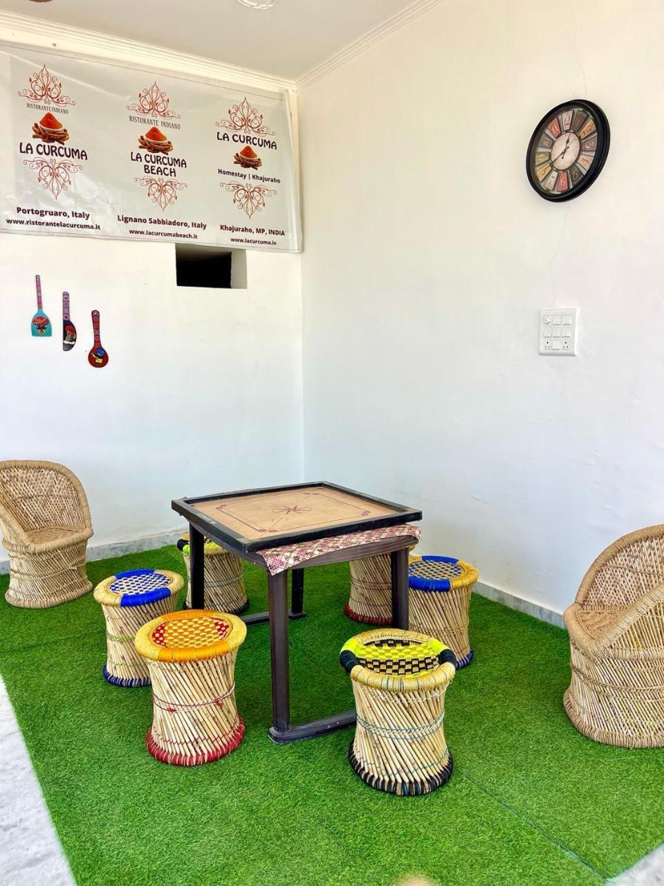 La Curcuma Luxury Homestay Khajurāho Extérieur photo